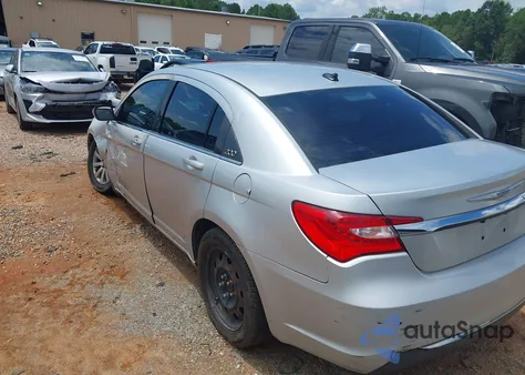 2012 Chrysler 200 Lx z USA, uszkodzony, nr VIN 1C3CCBAB6CN296069